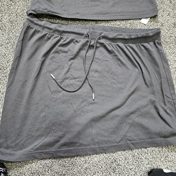 Grey pretty little thing 2 piece outfit - Picture 15 of 16